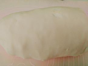 再用面皮包裹起来。
