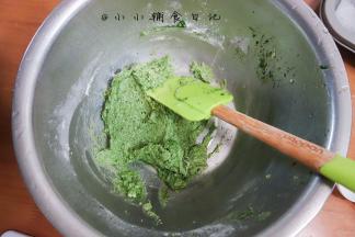 直接加入90g低粉，不用过筛搅拌均匀 不用怀疑我反复实验得出不过筛照样没问题