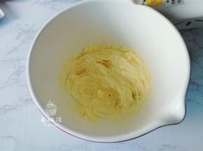 室软化黄油打发下