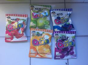 买了5种颜色的qq糖，一元一包的qq糖