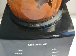 搅打成浓汤。