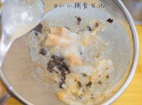 8、	如果是六个月的婴儿，可以把山药跟粥一起过筛