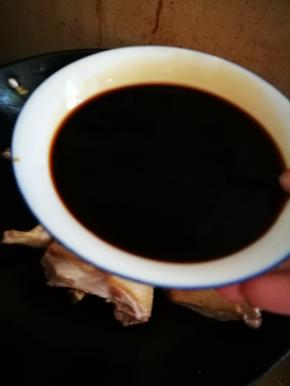 下生抽稍煮一会让鸭子上色