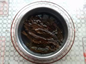 梅干菜泡水反复清洗到水不带颜色