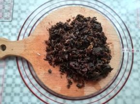 梅干菜切碎备用