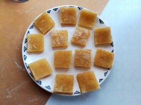 豆腐放冰箱里冷冻一天