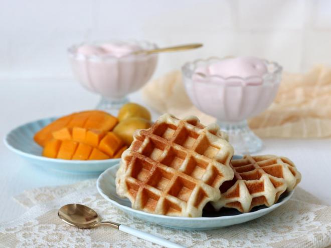 酸奶肉松华夫饼