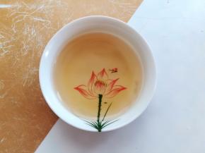 取20克的蜂蜜加30克水调匀备用