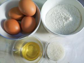 所需食材称重备用。