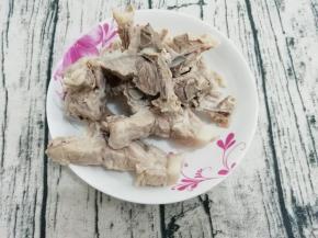 焯好捞出，再用水冲洗一下