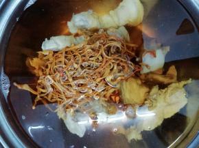 大火烧开，然后转小火煲六十分钟