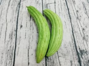 准备两个苦瓜