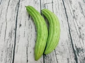 准备两个苦瓜