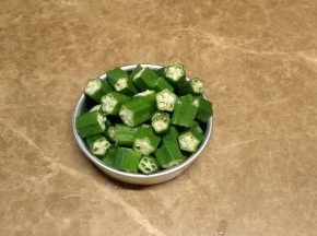 秋葵切成粒