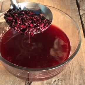 紫米提前泡发，洗净沥水备用