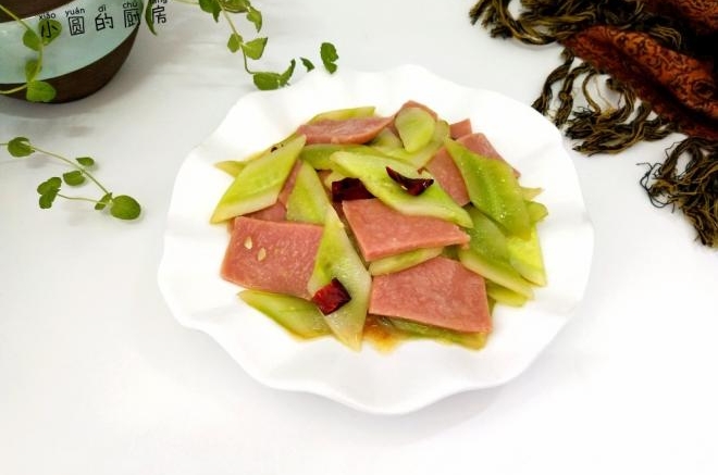 黄瓜炒火腿肠