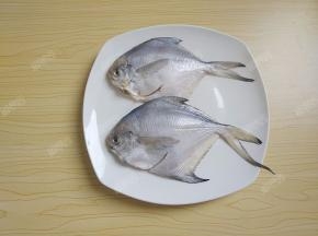 平鱼处理干净