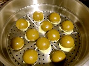 整个厨房散发着艾草的清香。