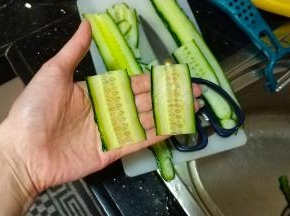 薄片剪成相等长度