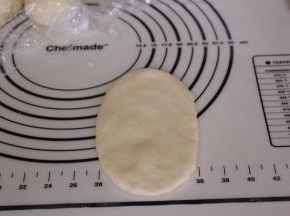 翻面，擀成长方形