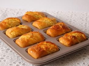 出炉即可脱模，晾至室温密封保存