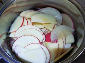 放入煮好的糖水里。