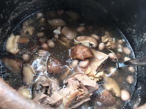 一小时后加入盐调味即可