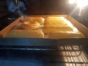 烤箱提前160度预热十分钟，烤制25分钟左右即可，这个还是需要根据个人的烤箱脾气来调整。