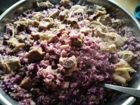 大火蒸约30分钟，香喷喷的杂粮排骨饭就出锅噜！