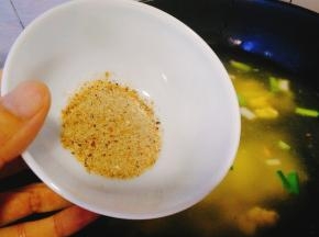 加入鲣鱼高汤料