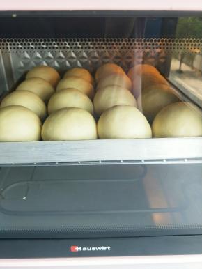 再次放入烤箱进行二发。