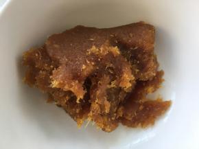 一起翻炒至果肉浓稠，可以成团即可，装入容器降温