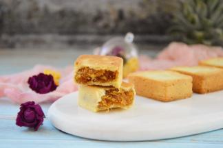 自己做的凤梨馅，酸甜可口，搭配上酥酥的外皮，很好吃