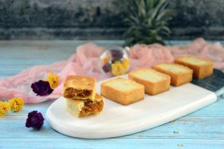 刚出炉的凤梨酥皮比较软，凉透后皮酥酥的