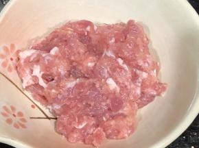 猪肉剁碎