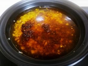 加一点清水烧开（锅的一半）