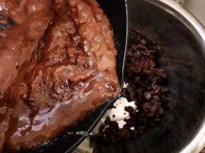 微沸后倒入巧克力盆里