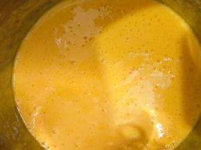 打发好后放置一边备用