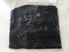 之后装入保鲜袋，用手掌压扁，入冰箱冷藏备用