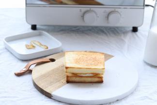 盖上另一片吐司片