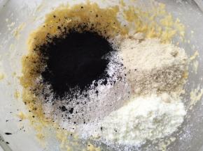 加入杏仁粉跟奶粉