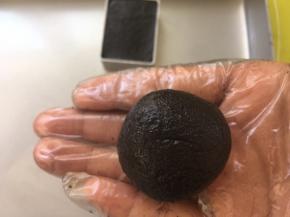 之后双手对搓，滚圆