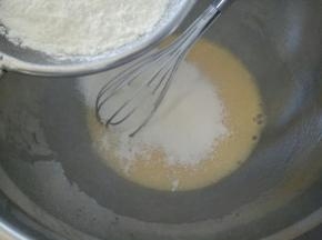 筛入面粉