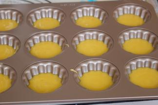 加入模具的二分之一处