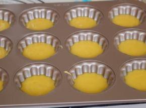 加入模具的二分之一处