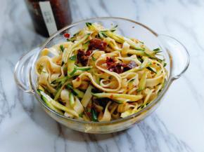 拌均匀即可食用。