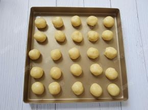 每个小面团搓圆