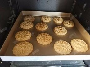 上色后即可关火