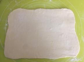 冰箱取出冷冻的面片