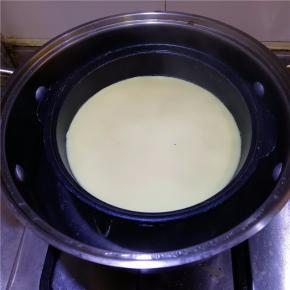 嫩嫩的鸡蛋羹蒸好啦。